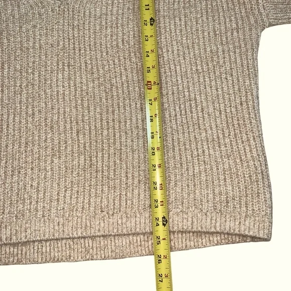 Boden Ivory Sparkle Ribbed Fluffy V-Neck Sweater Oversized Metallic Thread Sz 12 - Picture 9 of 15